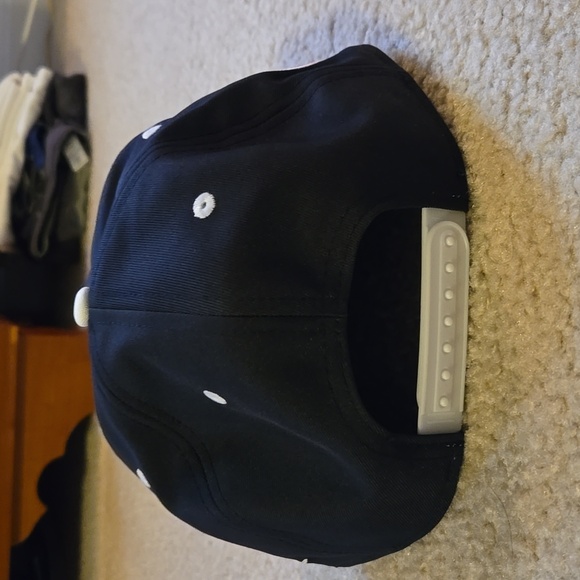 New York Yankees Nike Snapback - Picture 3 of 7